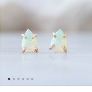 14K Gold Teardrop Opal Earrings